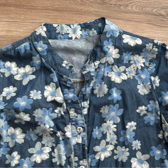 Blue White Chambray Floral Button Font Dress Fits Women Medium - Picture 5 of 9